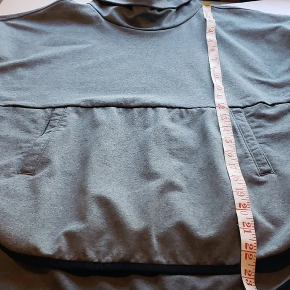 North Face Girl's Long Sleeve Gray Sweatshirt w/Pocket Size M (10/12) - Picture 12 of 13